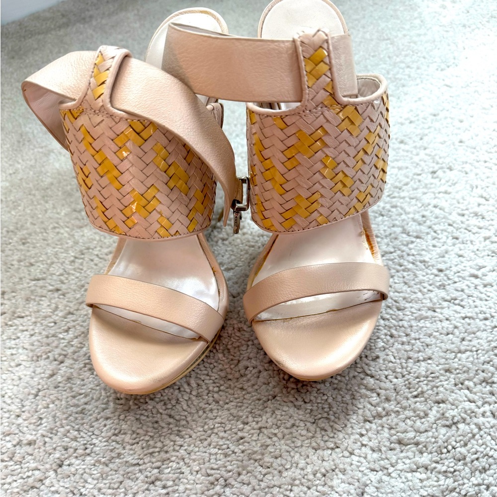 BCBG MAXAZRIA sandals